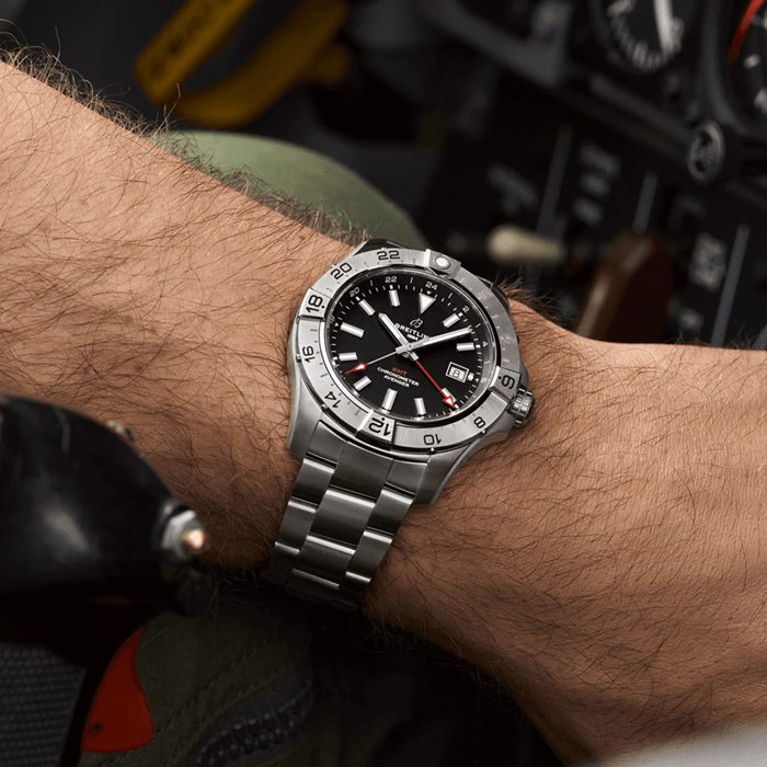 Breitling Avenger Automatic GMT 44mm Herrenuhr schwarz Edelstahl A32320101B1A1 – Bild 5
