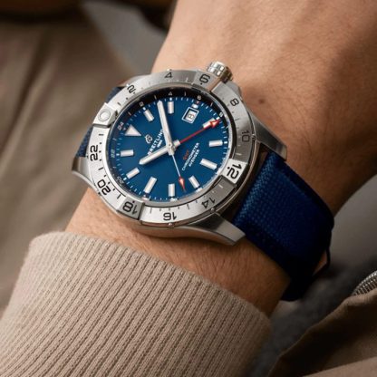 Breitling Avenger Automatik GMT 44mm Herrenuhr Blau Leder A32320101C1X1 – Bild 5