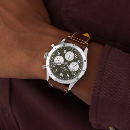 Breitling Classic AVI Chronograph 42 Curtiss P-40 Warhawk Lederarmbanduhr A233802A1L1X1 – Bild 3