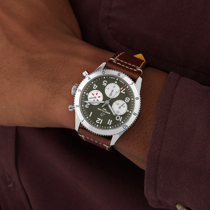 Breitling Classic AVI Chronograph 42 Curtiss P-40 Warhawk Lederarmbanduhr A233802A1L1X1 – Bild 3